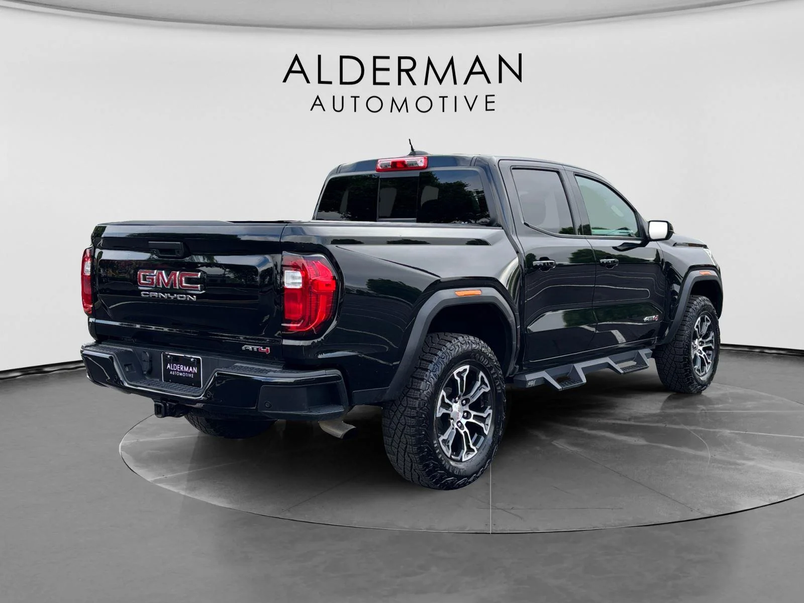 Used 2023 Onyx Black GMC 4WD AT4 image 5