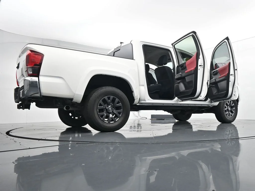 Used 2023 White Toyota SR5 image 39