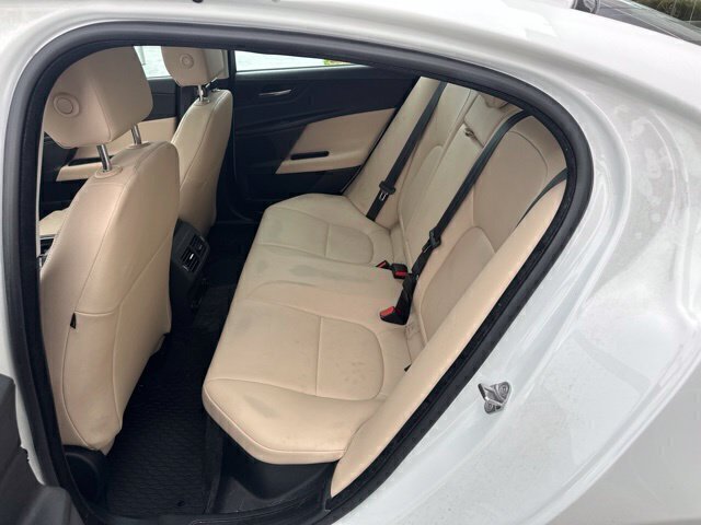 Used 2018 White Jaguar 25t Premium image 10