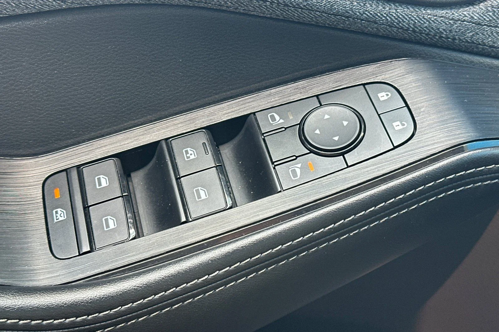 2023 Nissan Rogue SV - Photo 27
