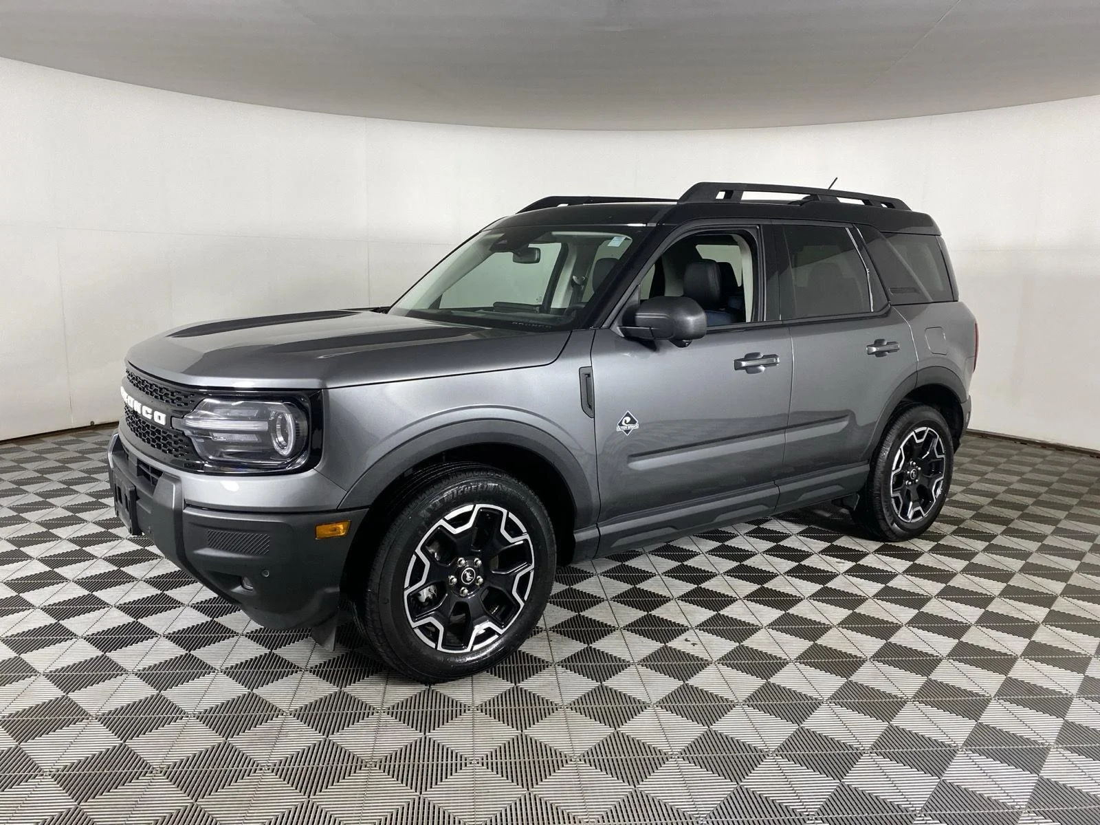 Used 2025 Carbonized Gray Ford Outer Banks image 6