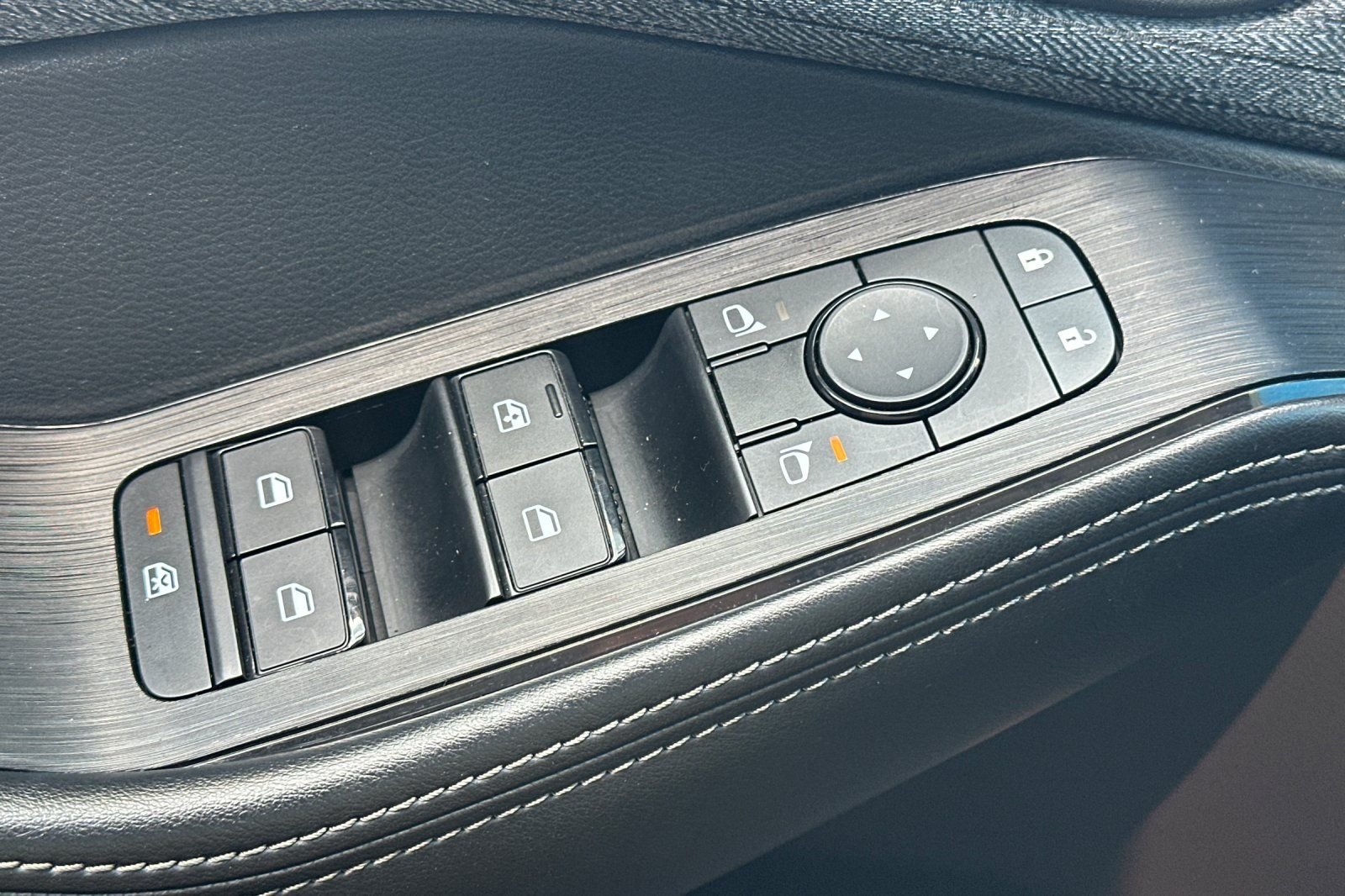 2023 Nissan Rogue SV - Photo 11