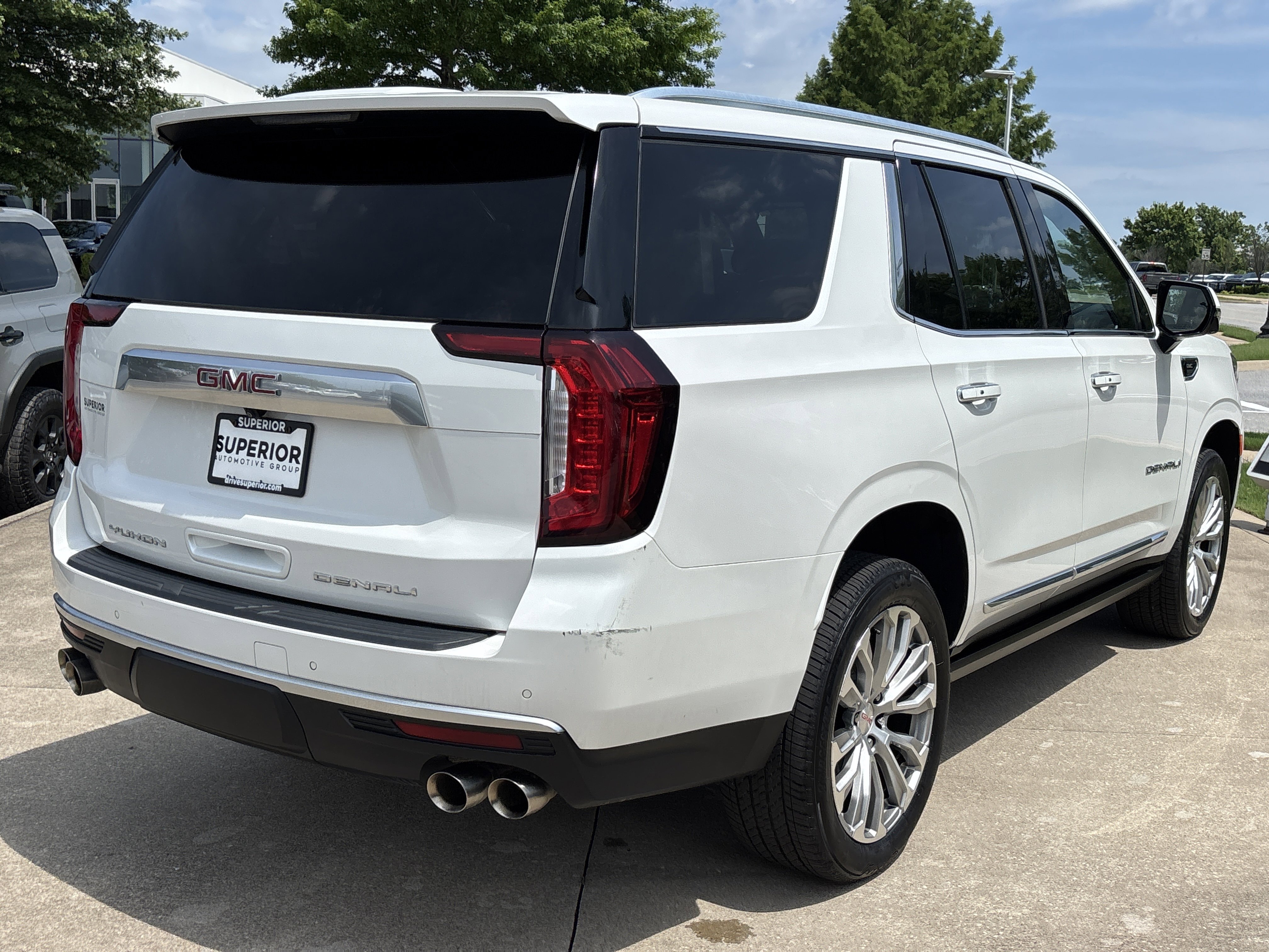 Used 2022 White Frost Tricoat GMC Denali 4WD image 3