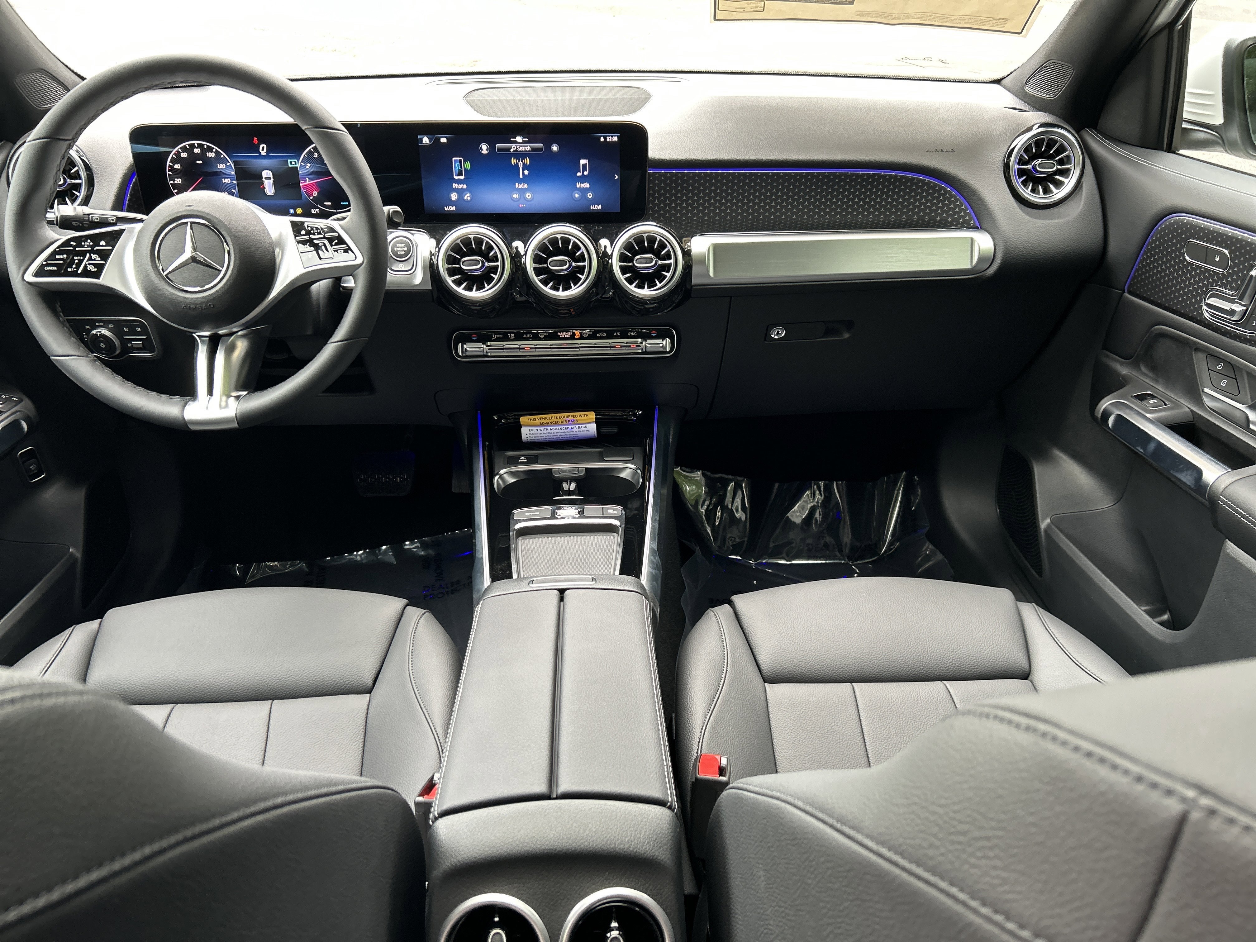 New 2026 Polar White Mercedes-Benz GLB 250 4MATIC® SUV image 23