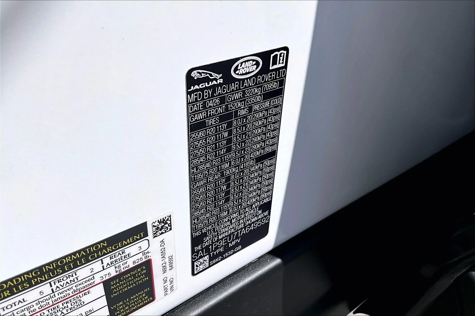 New 2026 Fuji White Land Rover SE image 13