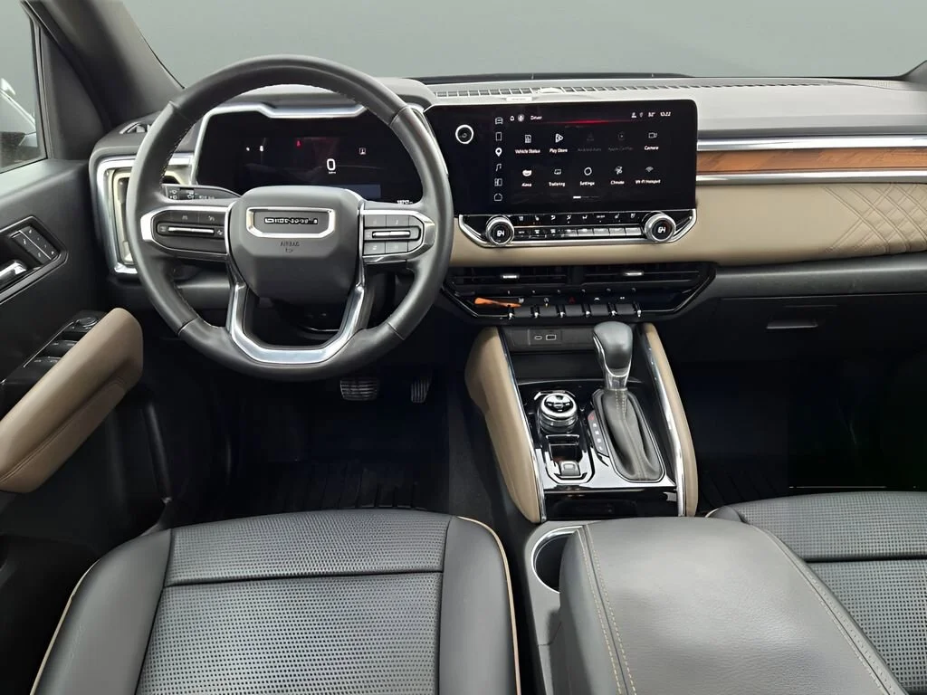 Used 2024 Onyx Black GMC Denali image 21
