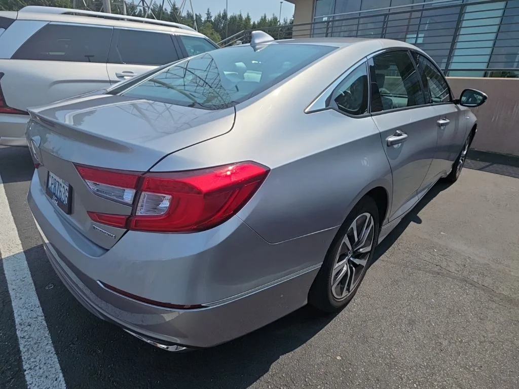 Used 2019 Lunar Silver Metallic Honda EX-L image 3