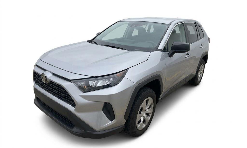 2022 Toyota RAV4 LE FWD's photo