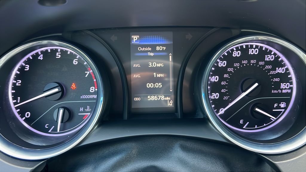 Used 2018 Red Toyota SE image 21