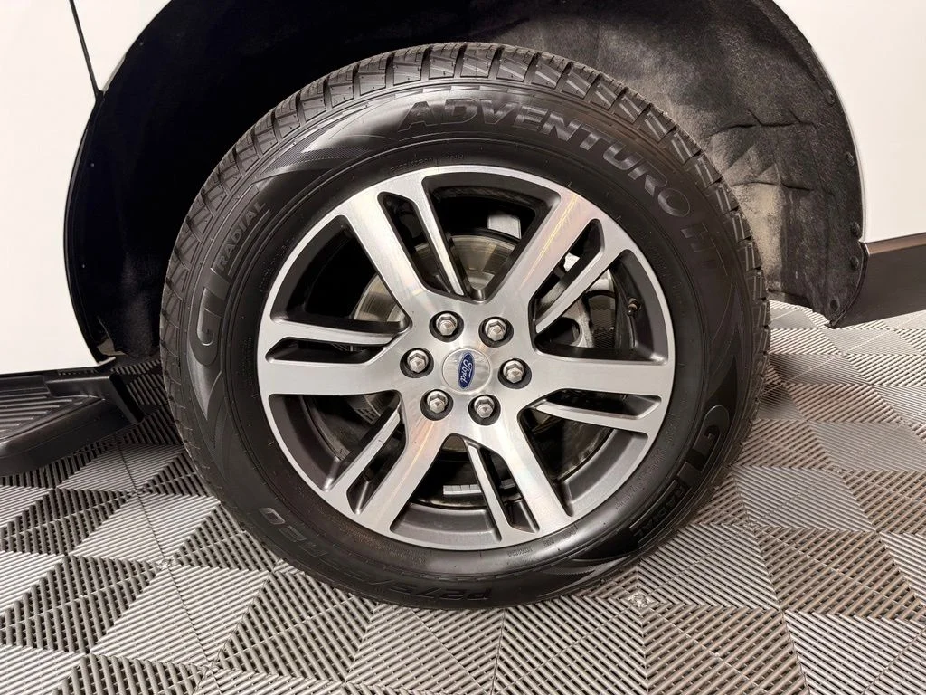 Used 2024 White Ford Limited image 17