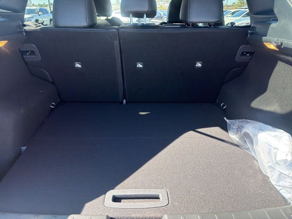 New 2026 Nissan Kicks SR 4D Sport Utility