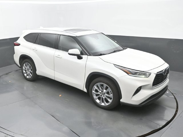 Used 2020 Blizzard Pearl Toyota Limited image 13