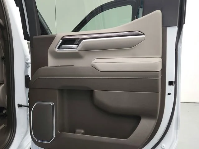 New 2026 Polar White Tricoat Chevrolet LTZ image 34