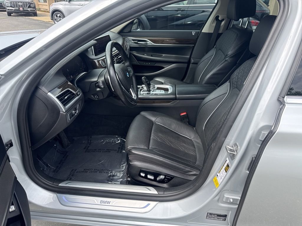 2020 BMW 7 Series 740i - Photo 17