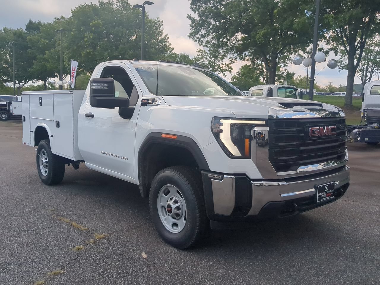 New 2026 Summit White GMC Pro image 2