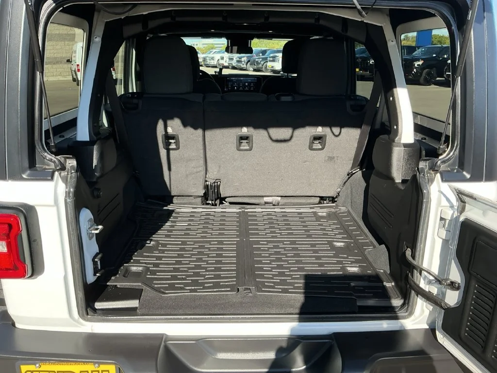 Used 2024 White Jeep Rubicon image 29