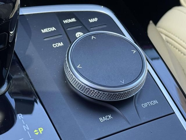 Used 2023 White BMW xDrive30i image 31