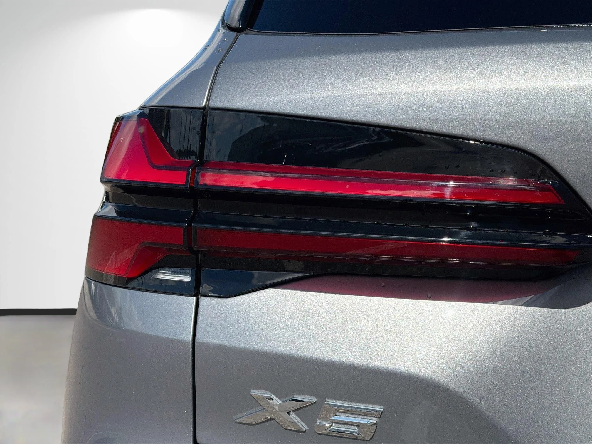 Used 2026 Skyscraper Grey Metallic BMW xDrive50e image 10