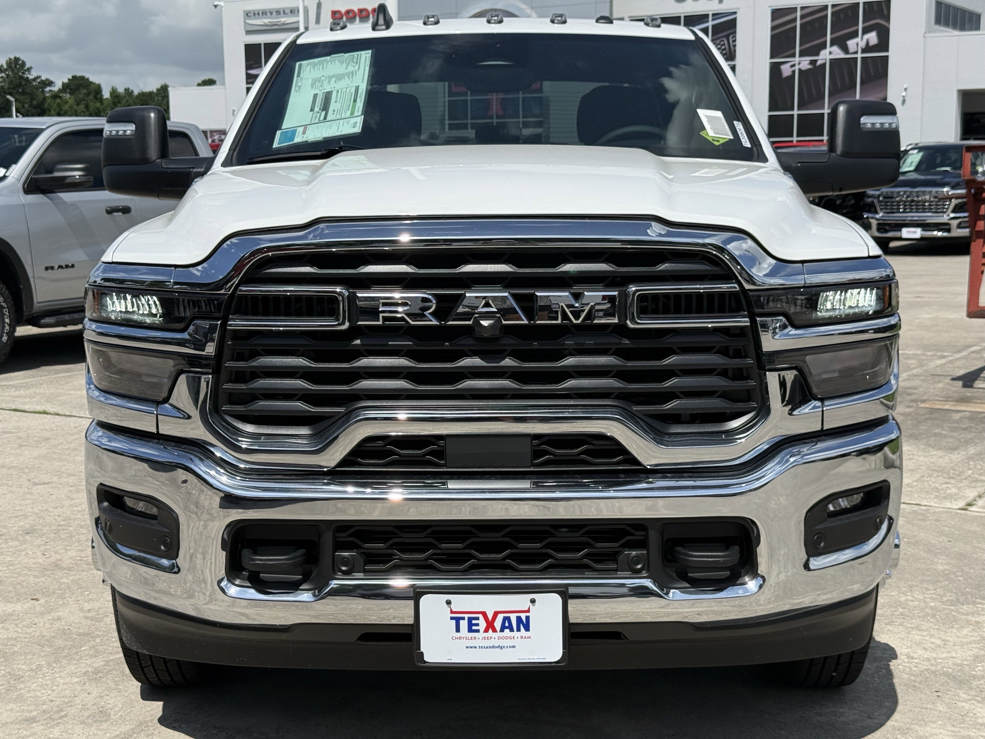 New 2026 Bright White Clear-Coat Exterior Paint RAM Lone Star image 6