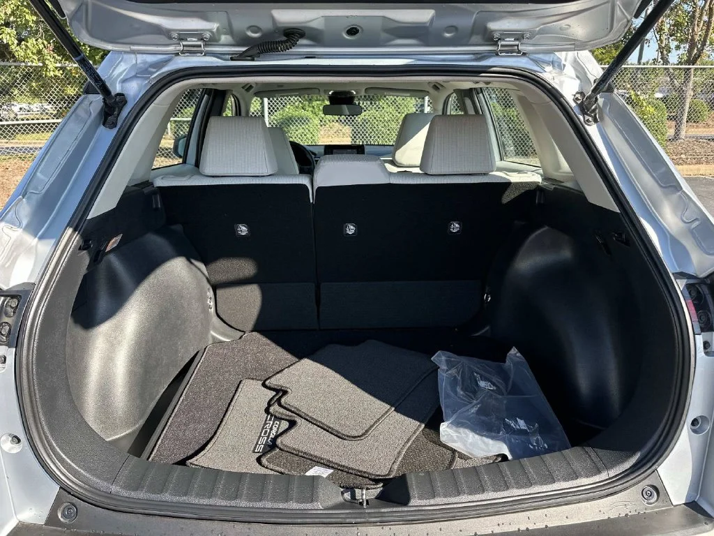 Certified Used 2022 Silver Toyota L image 12