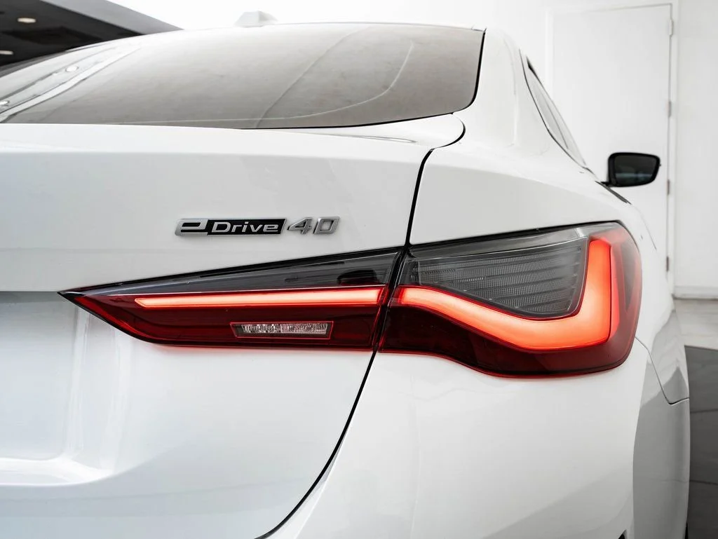 Used 2023 Alpine White BMW eDrive40 image 9