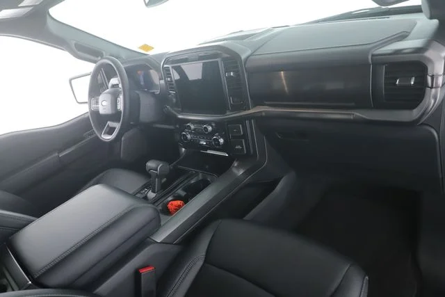 Used 2025 Gray Ford Lariat image 32