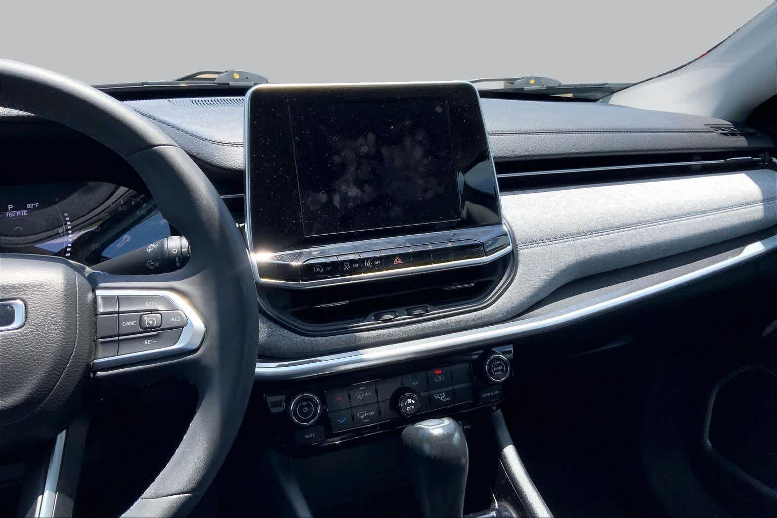 Used 2022 Laser Blue Pearlcoat Jeep Latitude image 7