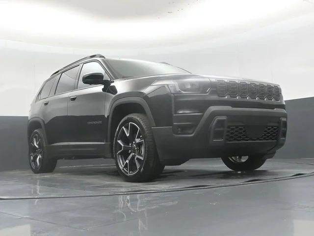 New 2026 Diamond Black Crystal Pearl-Coat Exterior Paint Jeep Overland image 48