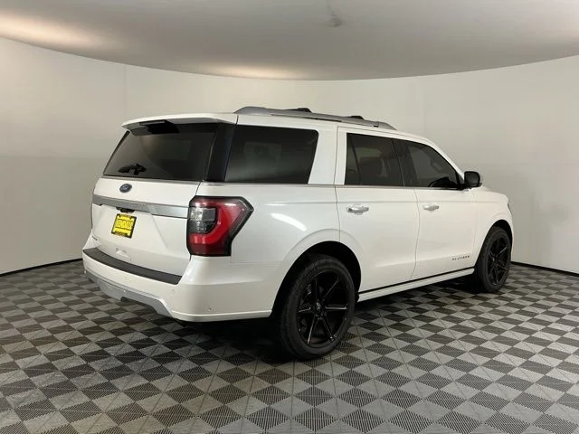 Used 2019 White Platinum Metallic Tri-Coat Ford Platinum image 4