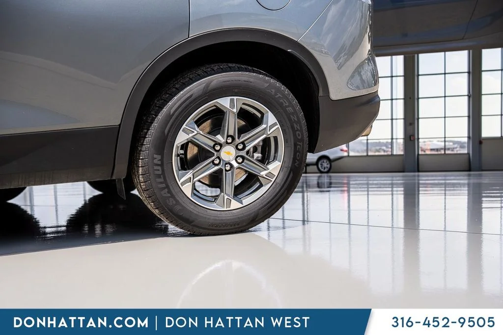 Used 2025 Gray Chevrolet LT image 40