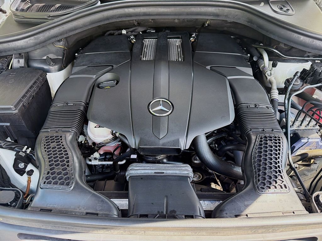 Used 2019 Polar White Mercedes-Benz 450 4MATIC® image 31