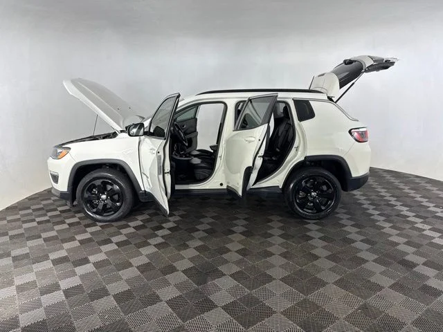Used 2020 White Jeep Latitude image 9