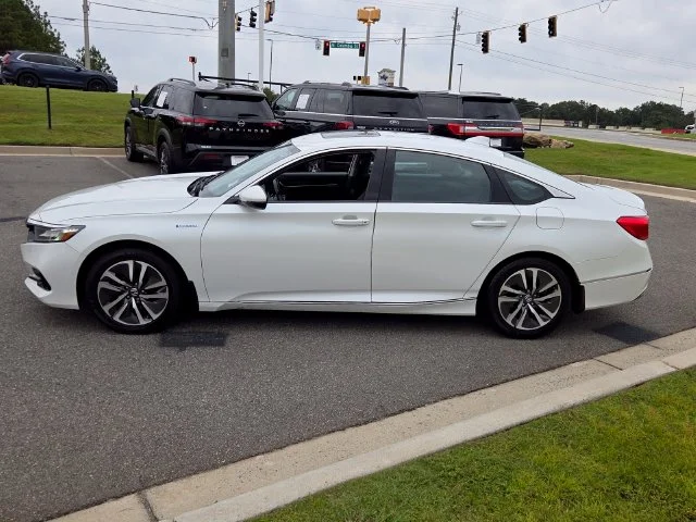 Used 2021 White Honda EX-L image 4