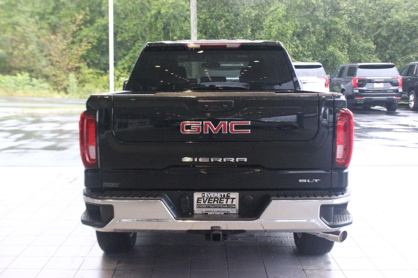 Used 2026 Onyx Black GMC SLT image 5