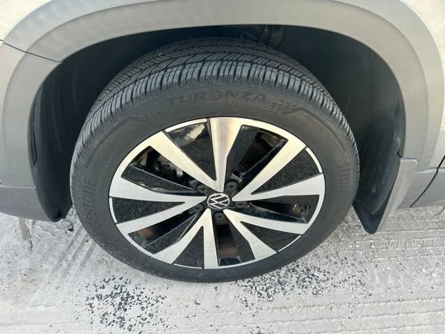 Used 2022 Gray Volkswagen SE image 19