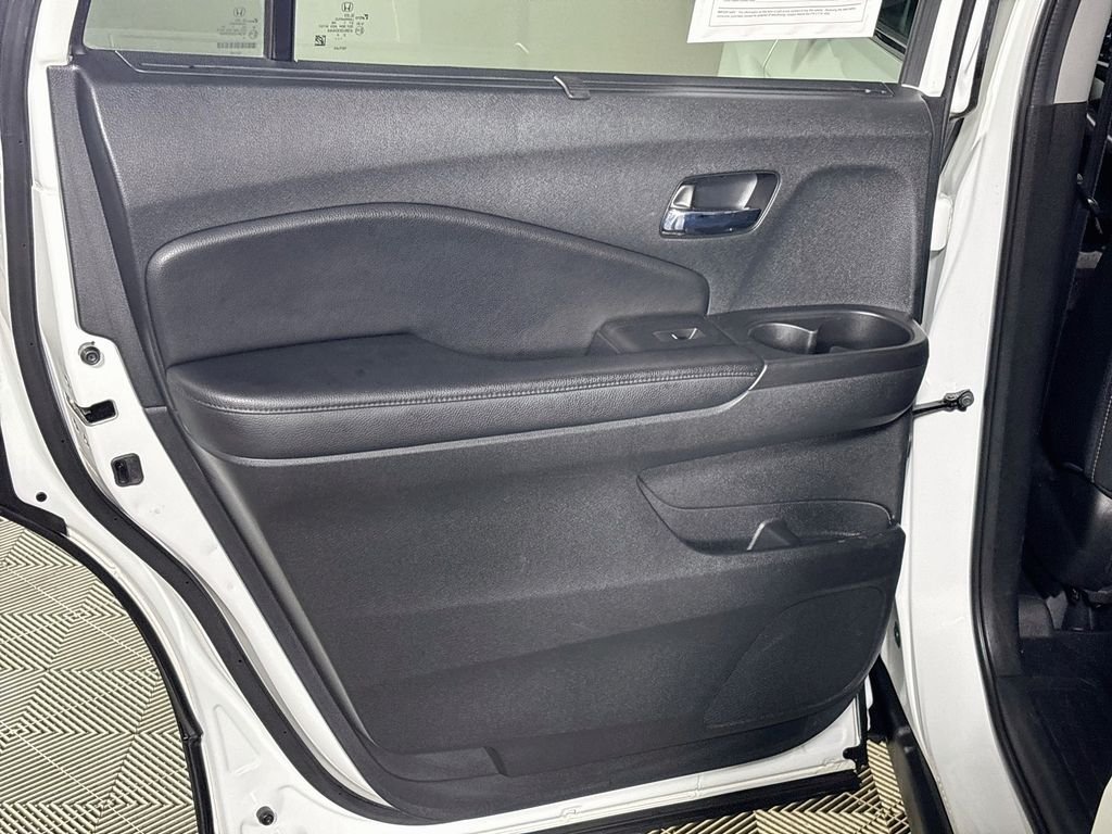 Used 2022 White Honda Touring image 20