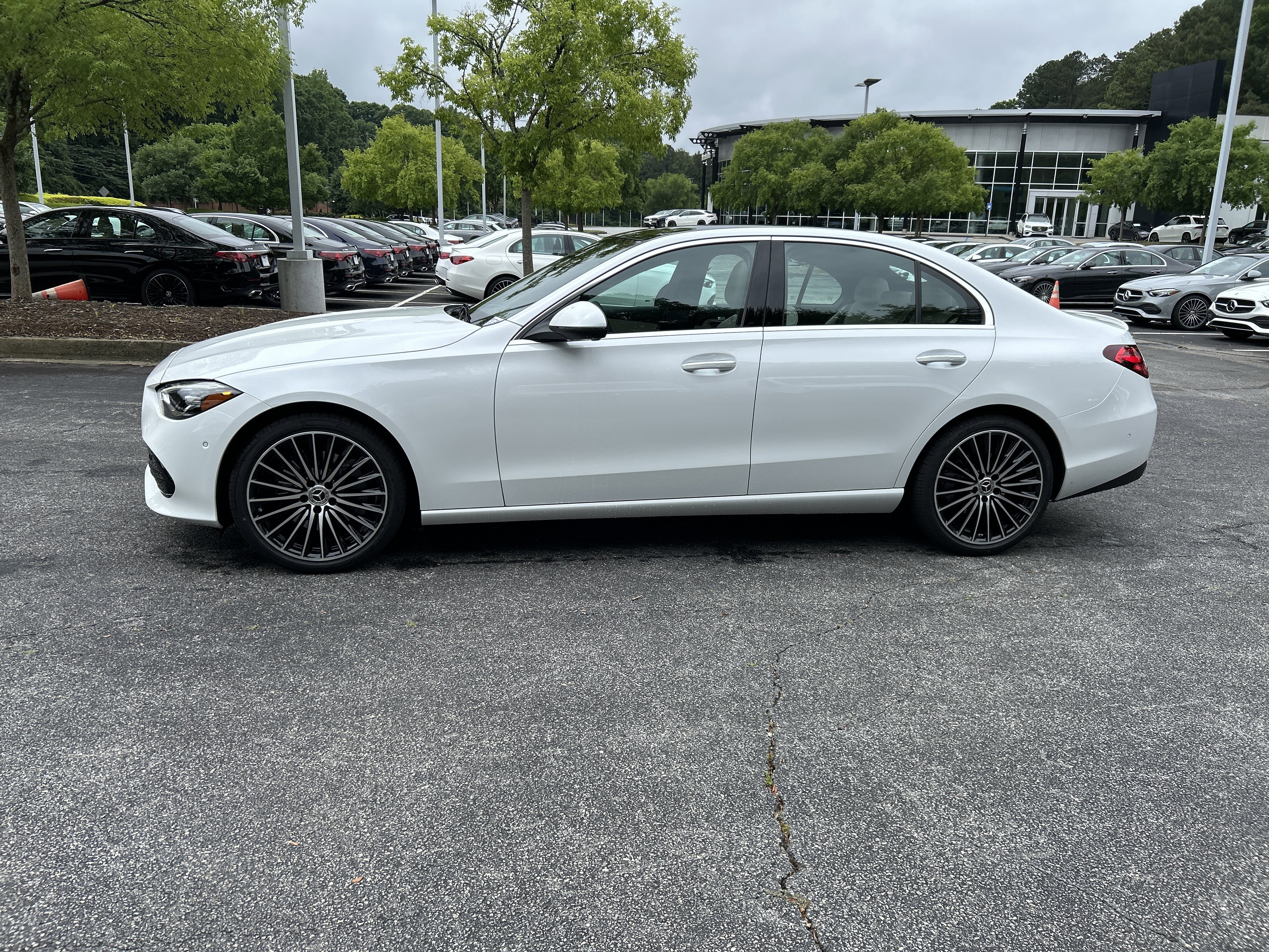 New 2026 MANUFAKTUR Moonlight White Metallic Mercedes-Benz C 300 Sedan image 14