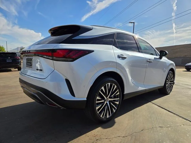 New 2026 Eminent White Pearl Lexus PREMIUM PLUS image 3