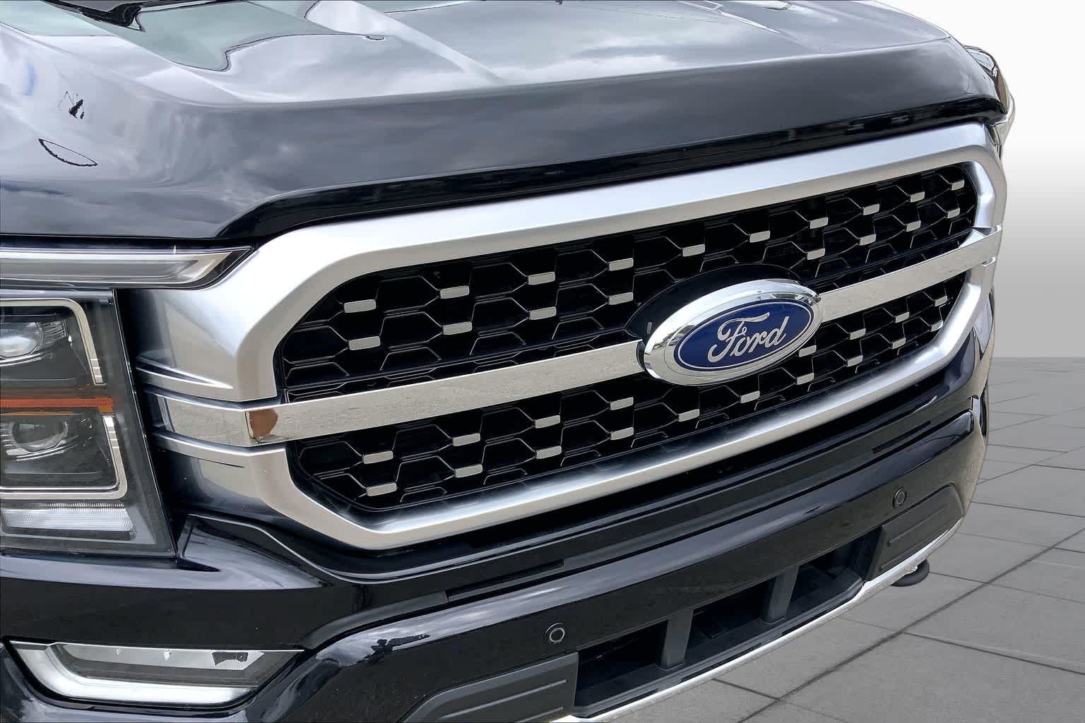 Used 2023 Agate Black Ford Platinum image 30