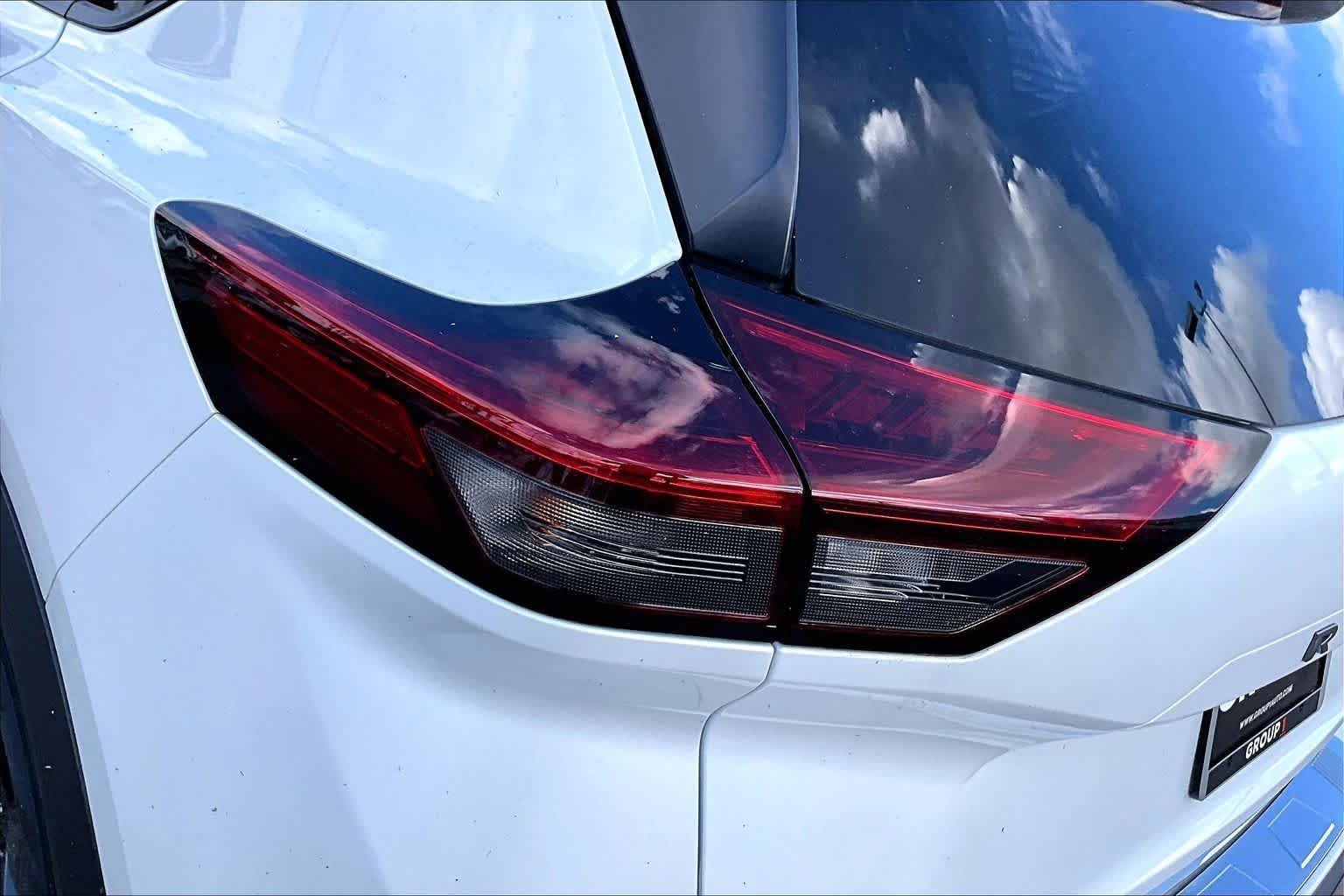 Used 2024 Everest White Pearl Nissan SV image 27