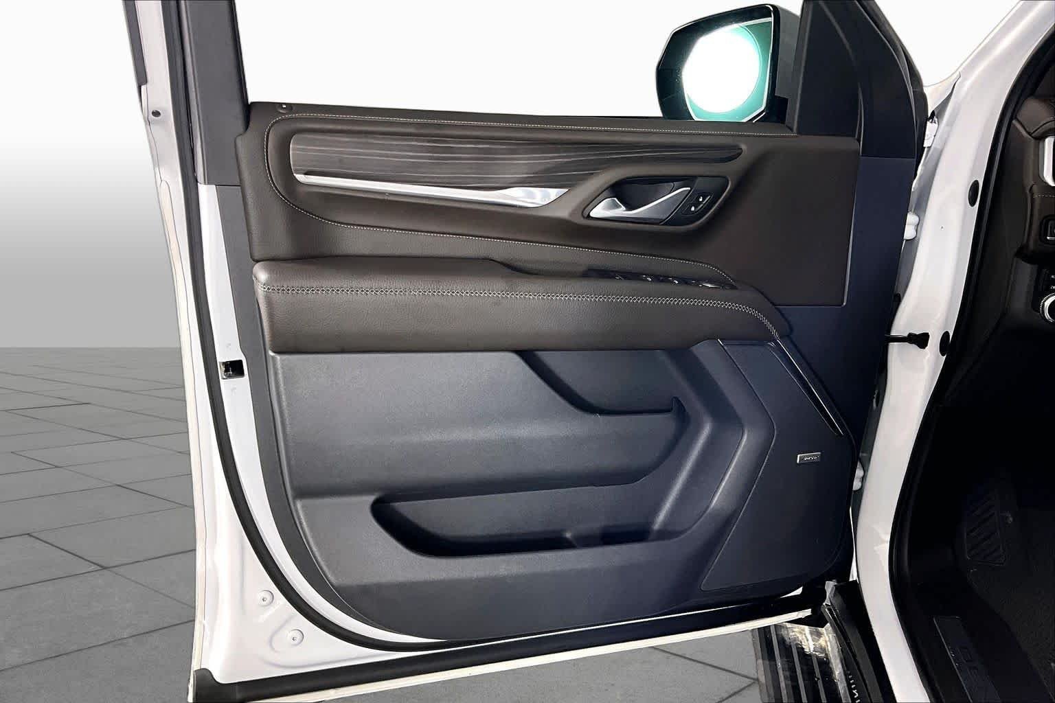 Used 2022 Summit White GMC Denali image 21