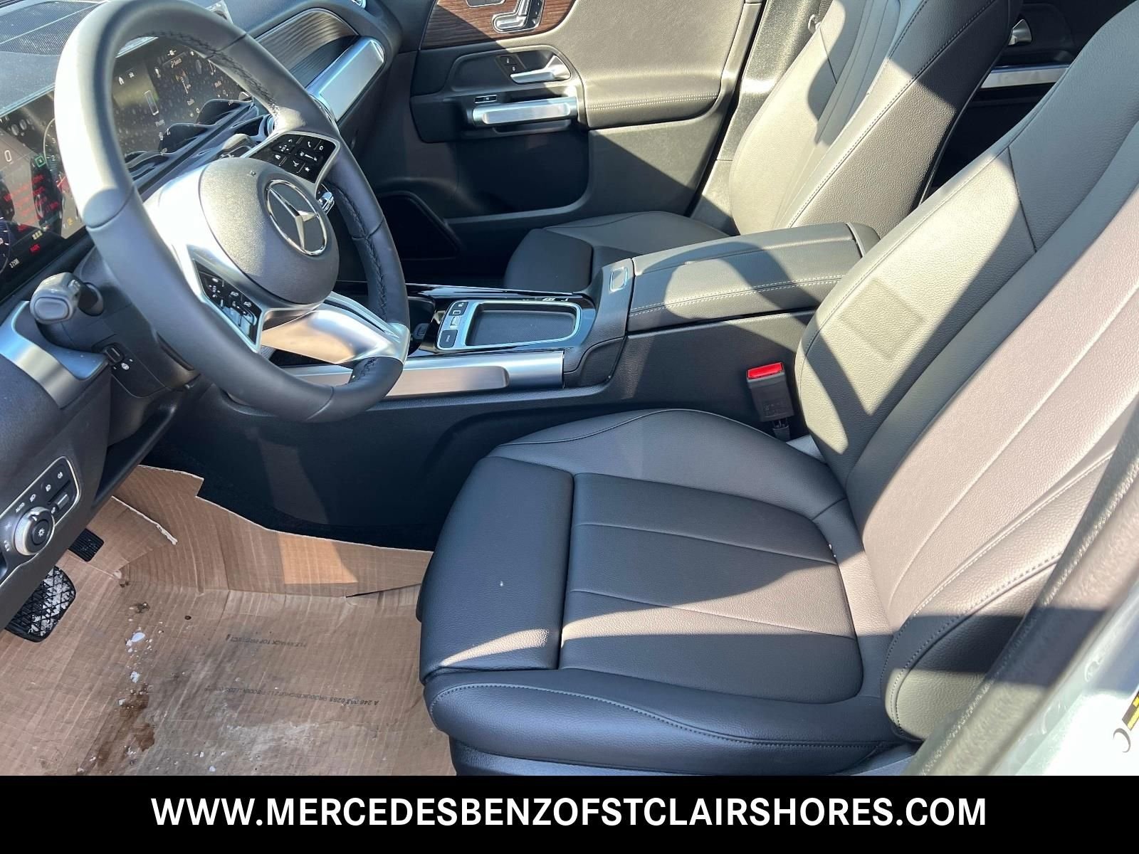 New 2026 Cirrus Silver Metallic Mercedes-Benz GLB 250 image 21