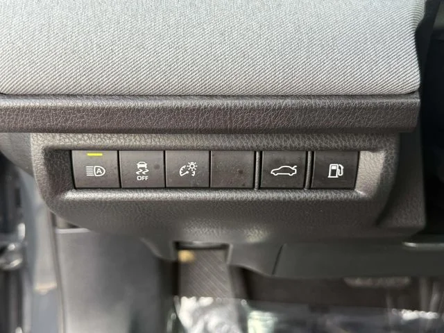 Used 2025  Toyota LE image 32