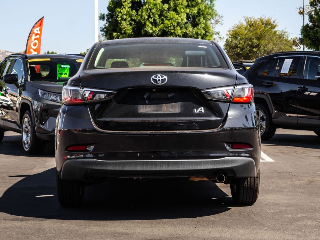 Used 2017  Toyota Base image 5