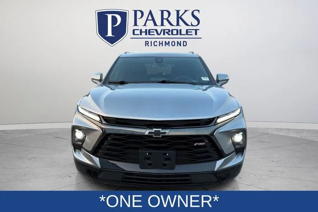 Used 2023 Gray Chevrolet RS image 2