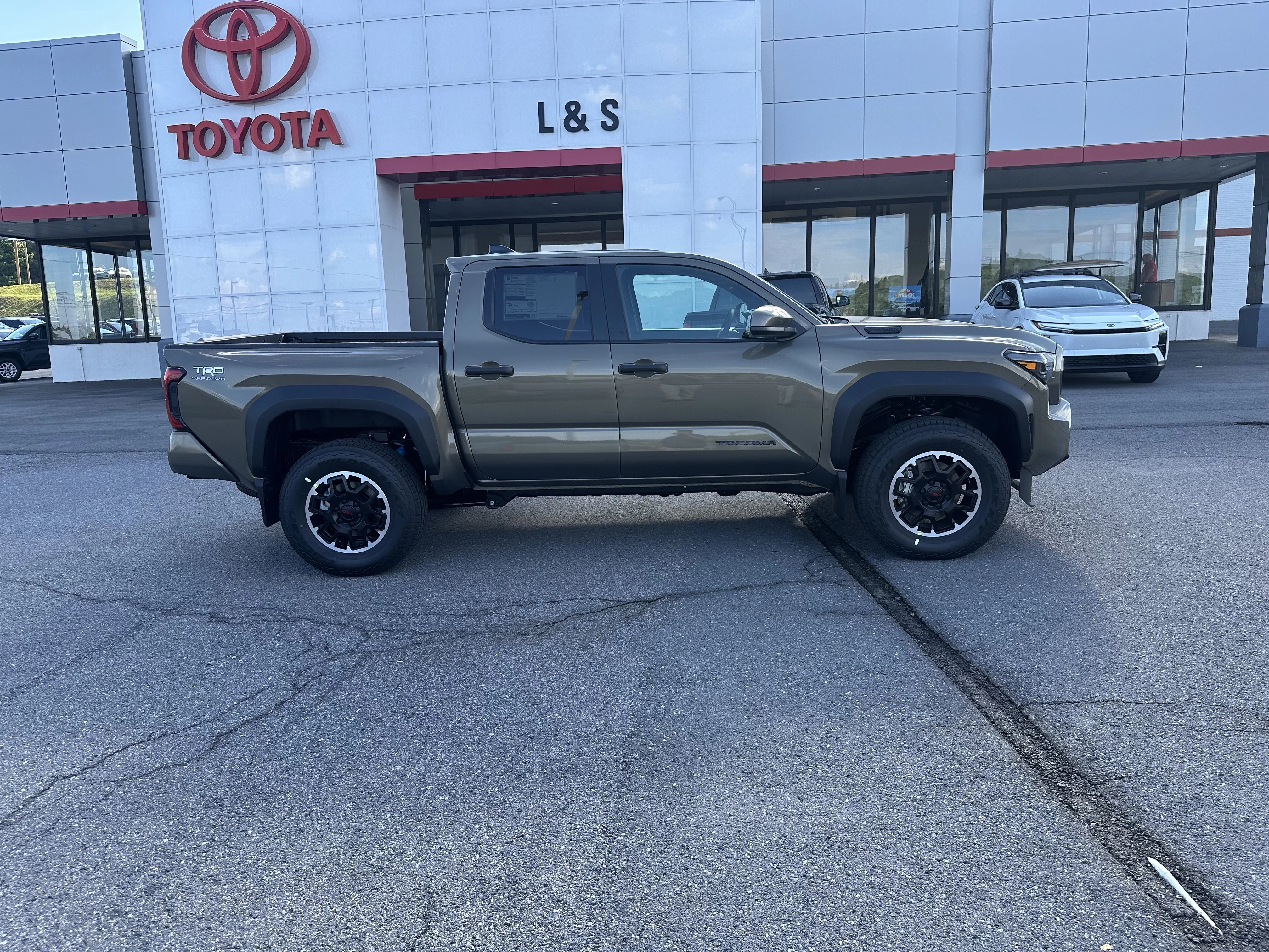 New 2026 BRONZE OXIDE Toyota TRD Off Road Hybrid image 2