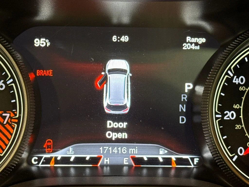 Used 2015 Blue Jeep Trailhawk image 19