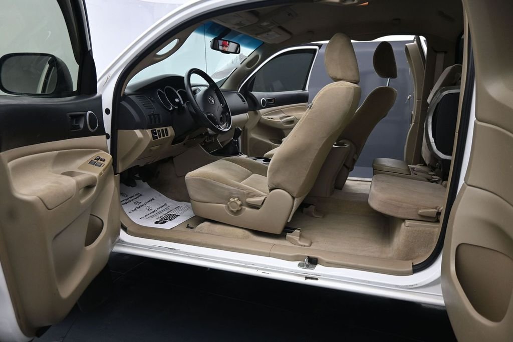 Used 2009 White Toyota PreRunner image 14