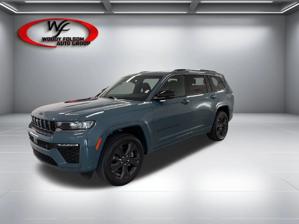 New 2027 Gray Jeep Limited image 3