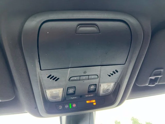Used 2019 Gray Chevrolet RS image 27